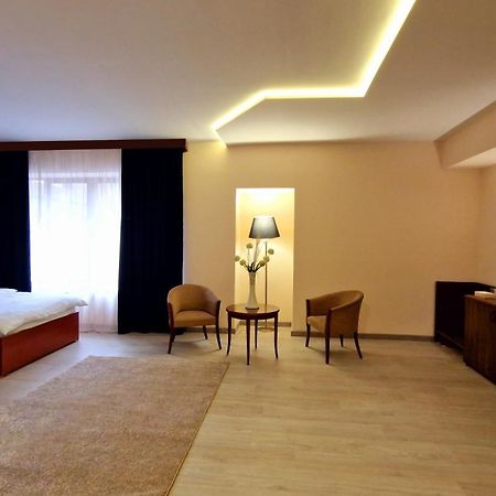 Ararat Hotel Erevan Exterior foto