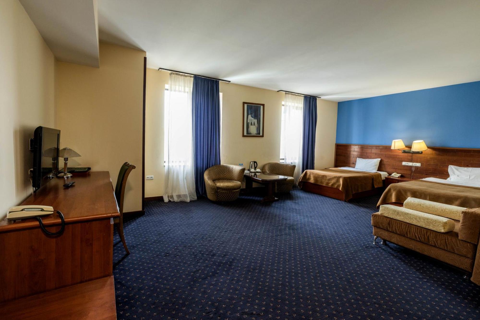 Ararat Hotel Erevan Exterior foto