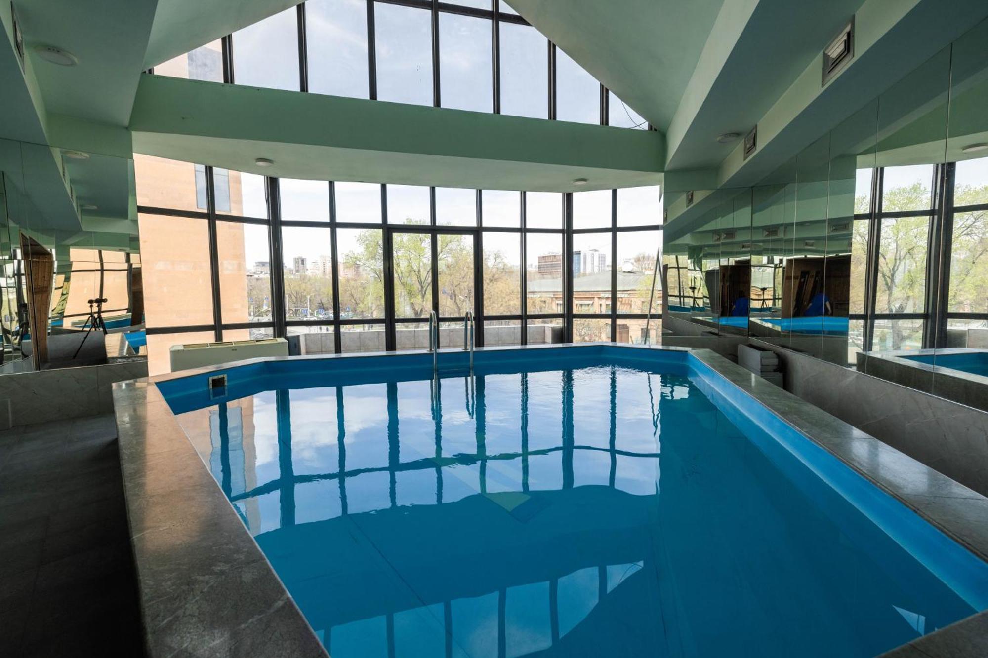 Ararat Hotel Erevan Exterior foto