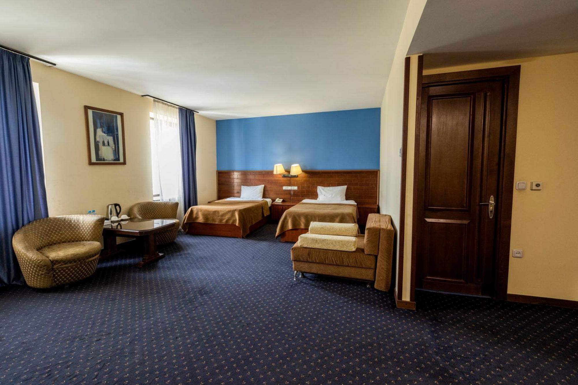 Ararat Hotel Erevan Exterior foto