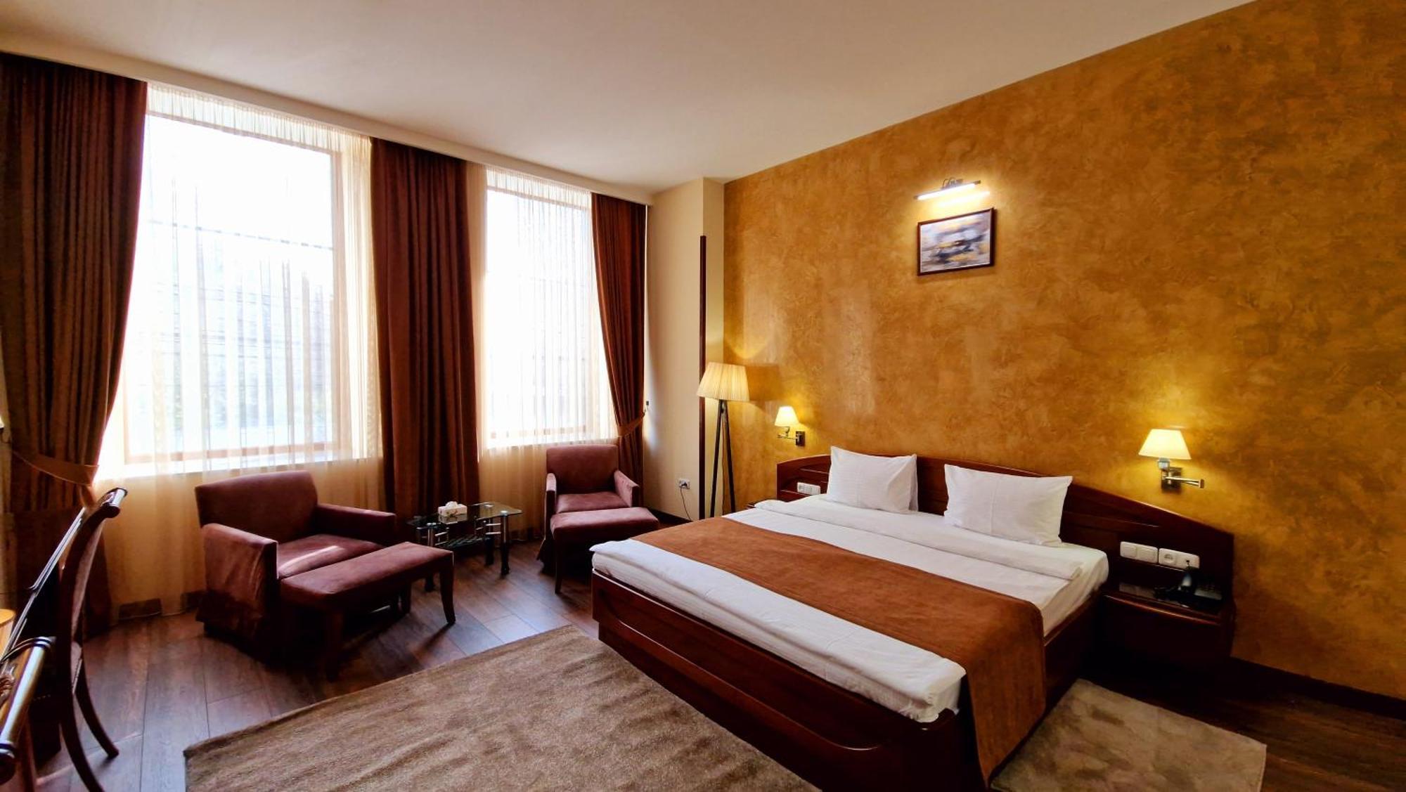 Ararat Hotel Erevan Exterior foto