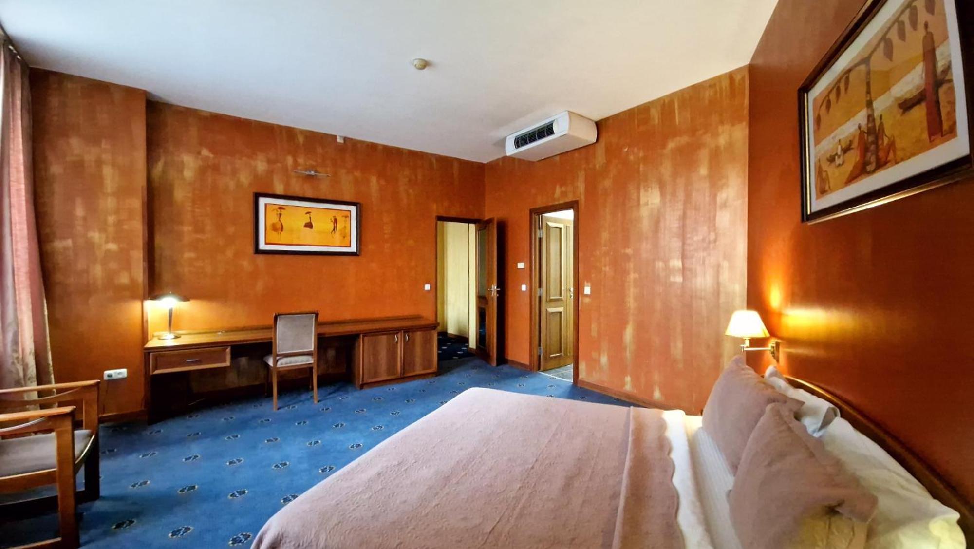 Ararat Hotel Erevan Exterior foto