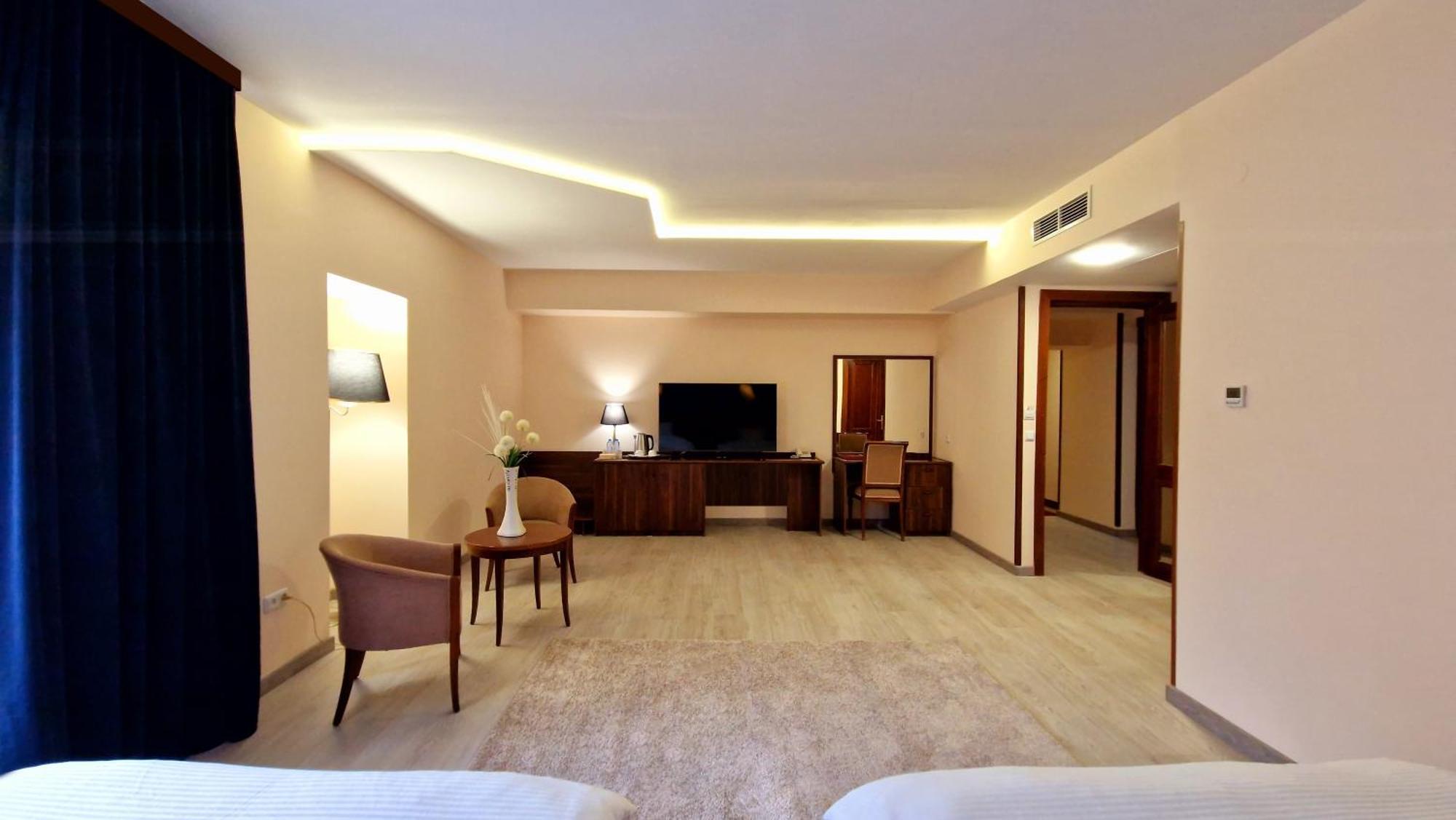 Ararat Hotel Erevan Exterior foto