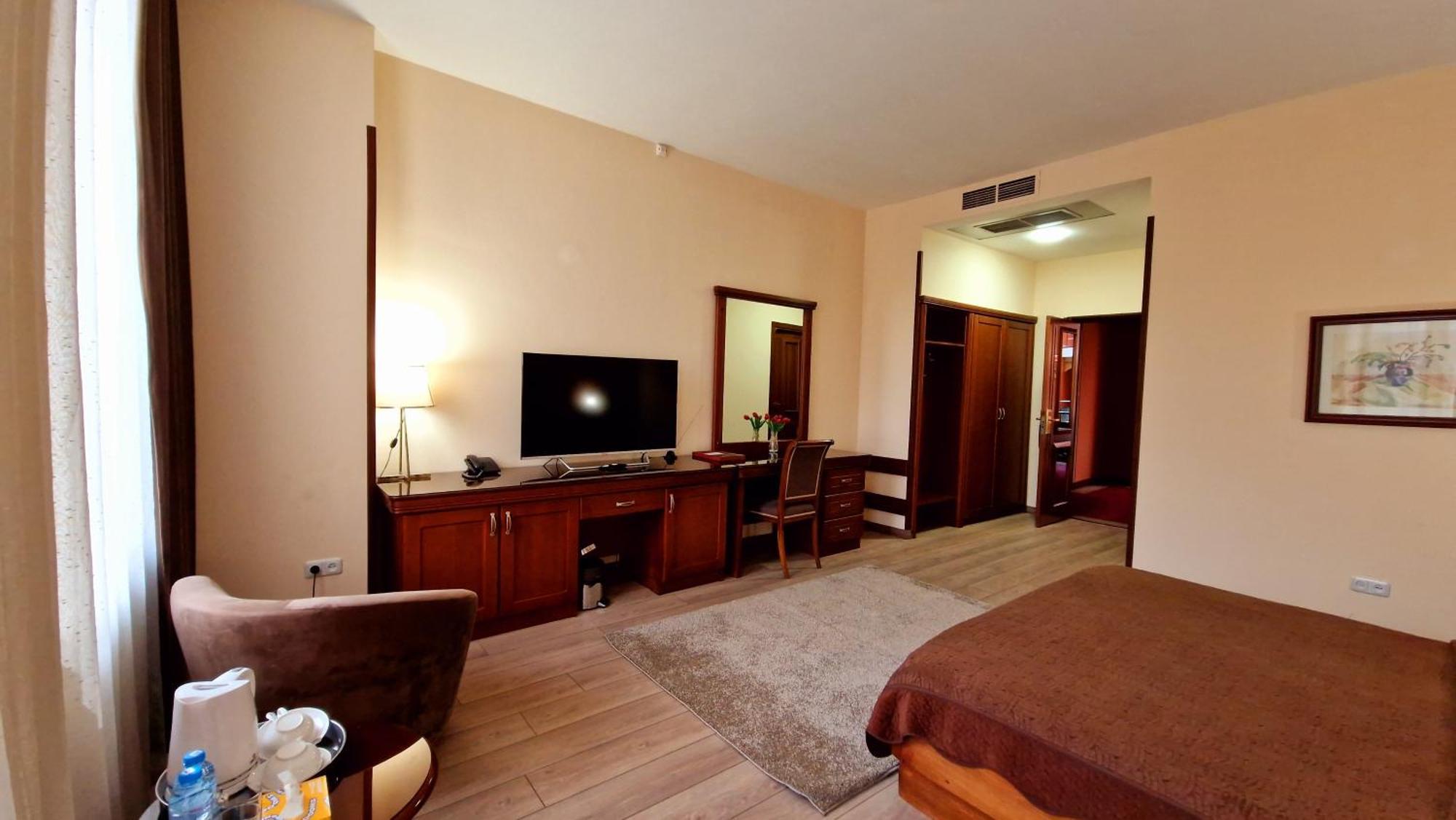 Ararat Hotel Erevan Exterior foto