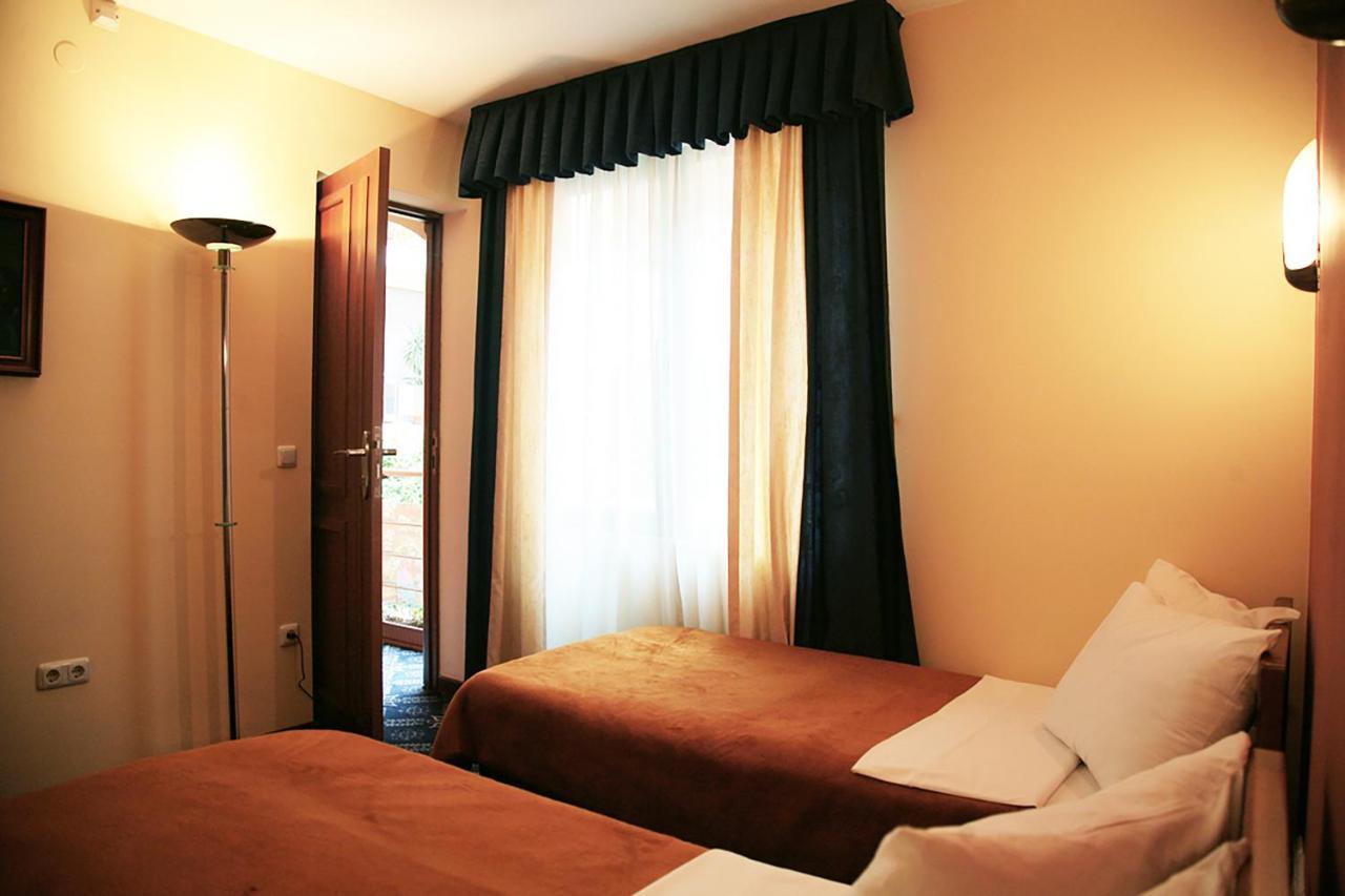 Ararat Hotel Erevan Exterior foto